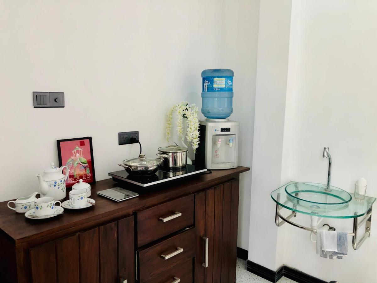 Siri'S Residency Apartment Habaraduwa Central Exterior photo