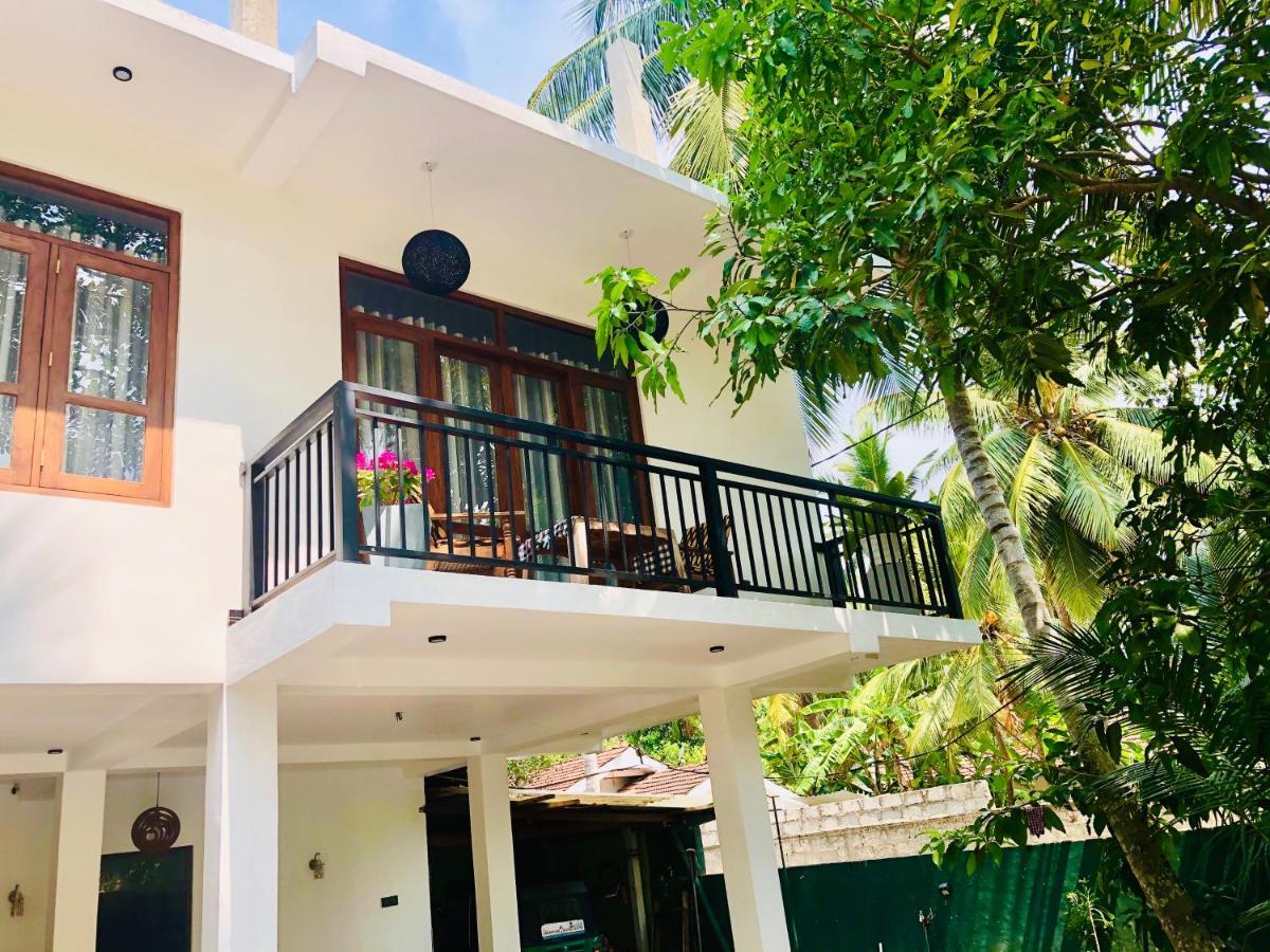 Siri'S Residency Apartment Habaraduwa Central Exterior photo